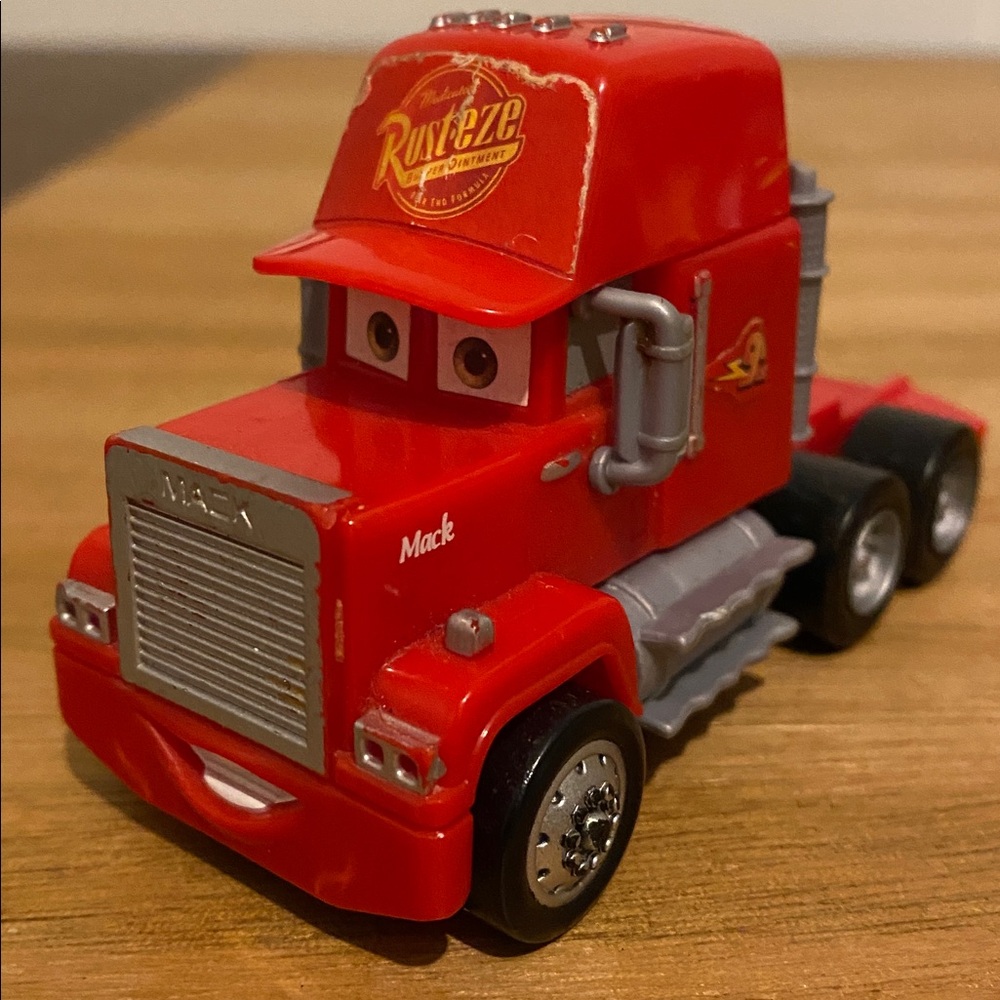 Disney/Pixar Cars 4-inch Rust-Eze Mack Hauler #95 2011 Mattel RED